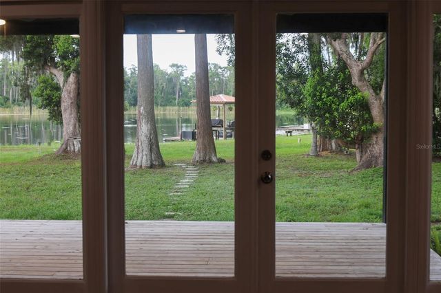 730 CRYSTAL LAKE RD, Lutz, FL 33548