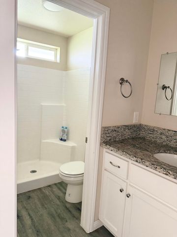 1478 N Belmont E, Exeter, CA 93221