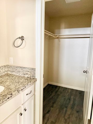 1478 N Belmont E, Exeter, CA 93221