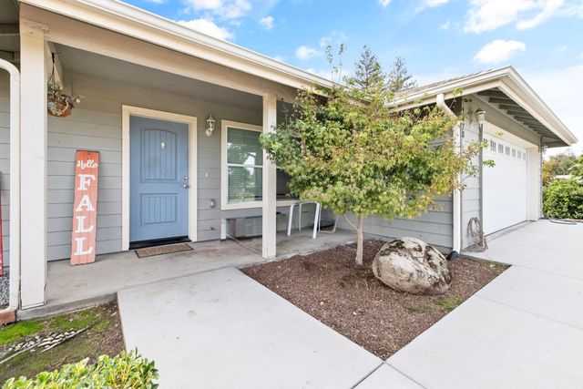 1478 N Belmont E, Exeter, CA 93221