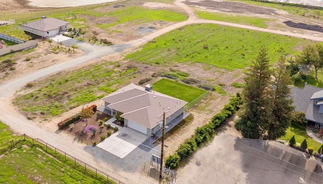 1478 N Belmont E, Exeter, CA 93221