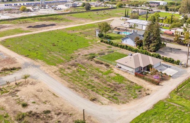 1478 N Belmont E, Exeter, CA 93221