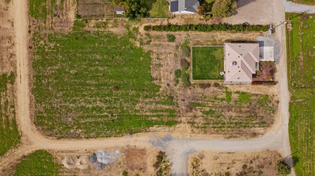 1478 N Belmont E, Exeter, CA 93221