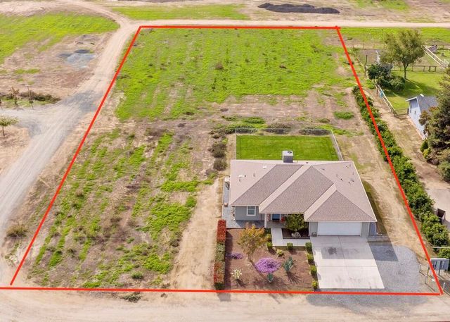 1478 N Belmont E, Exeter, CA 93221