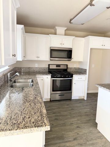 1478 N Belmont E, Exeter, CA 93221