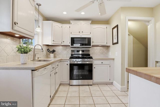 357 OLD GARDEN LN, York, PA 17403