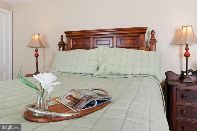 357 OLD GARDEN LN, York, PA 17403