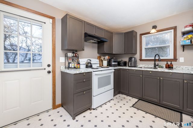 110 Valley Road, Groton, CT 06340