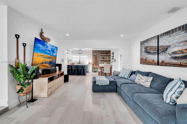 10431 SW 93rd St, Miami, FL 33176