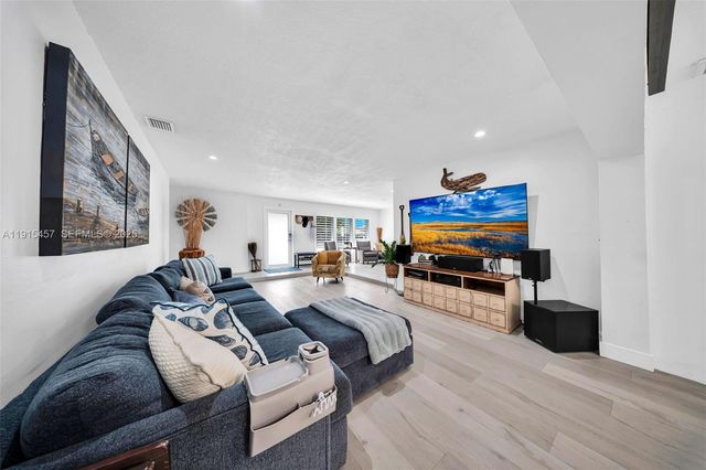 10431 SW 93rd St, Miami, FL 33176