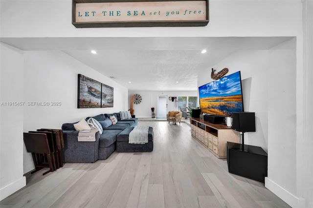 10431 SW 93rd St, Miami, FL 33176