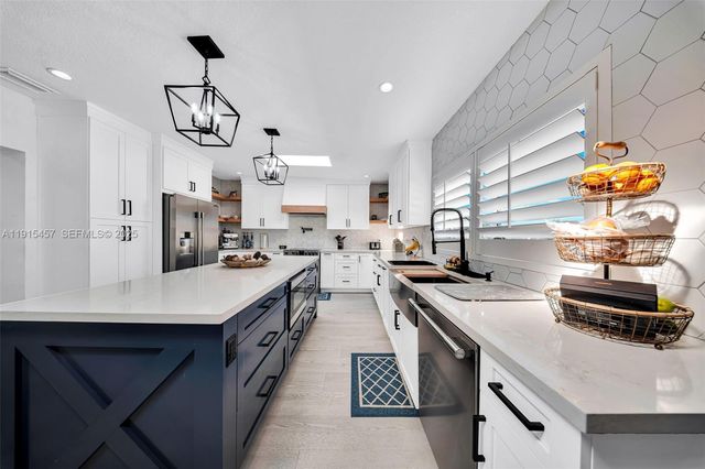 10431 SW 93rd St, Miami, FL 33176