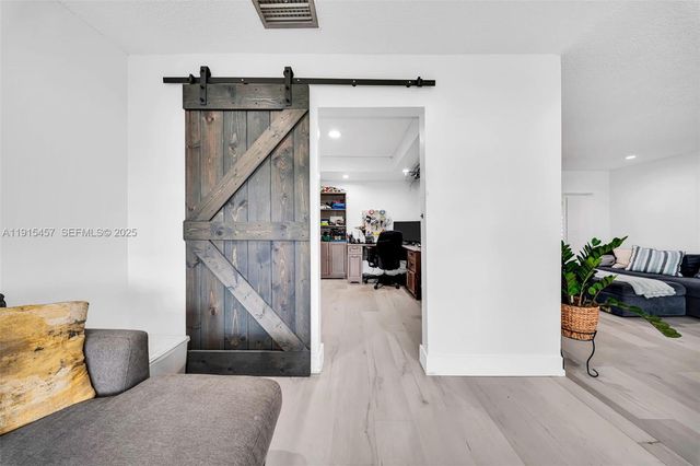 10431 SW 93rd St, Miami, FL 33176