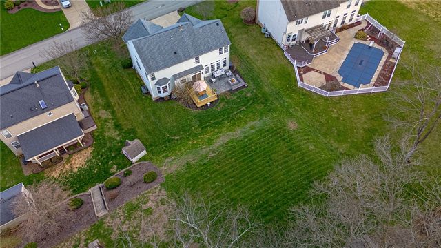 163 Valley View Dr, Rostraver, PA 15012