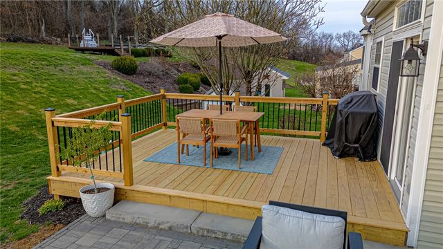 163 Valley View Dr, Rostraver, PA 15012