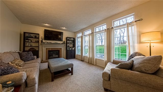 163 Valley View Dr, Rostraver, PA 15012