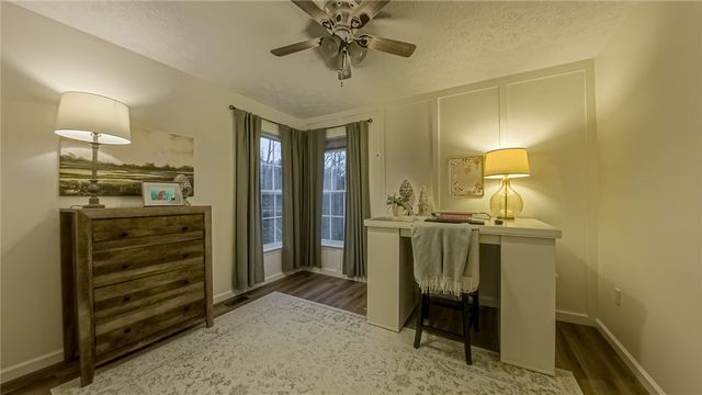 163 Valley View Dr, Rostraver, PA 15012