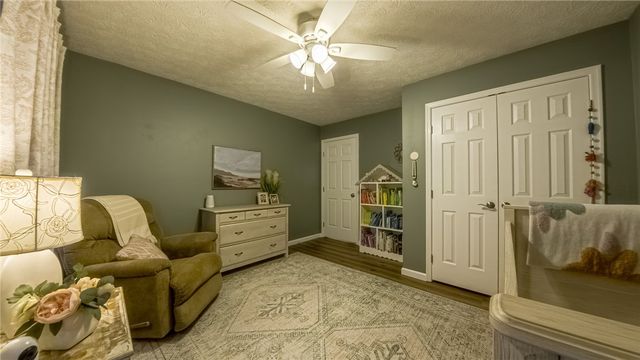 163 Valley View Dr, Rostraver, PA 15012