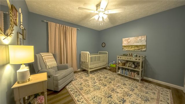 163 Valley View Dr, Rostraver, PA 15012