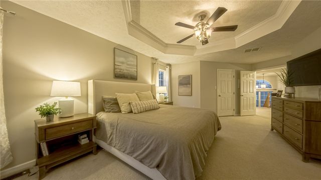 163 Valley View Dr, Rostraver, PA 15012