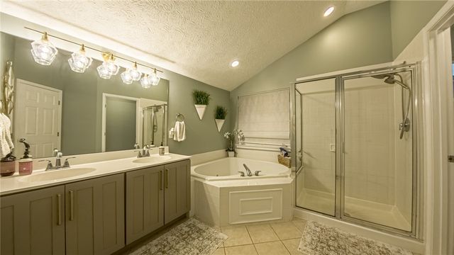 163 Valley View Dr, Rostraver, PA 15012