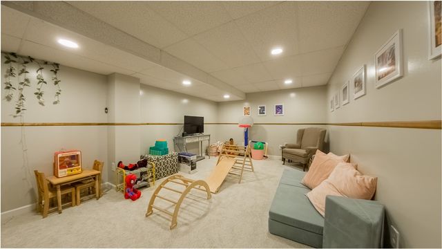 163 Valley View Dr, Rostraver, PA 15012