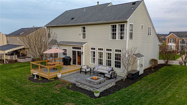 163 Valley View Dr, Rostraver, PA 15012