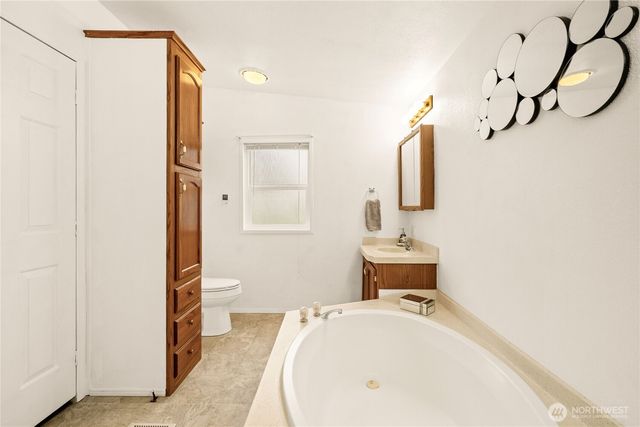 18000 Applegate Street SW, Rochester, WA 98579