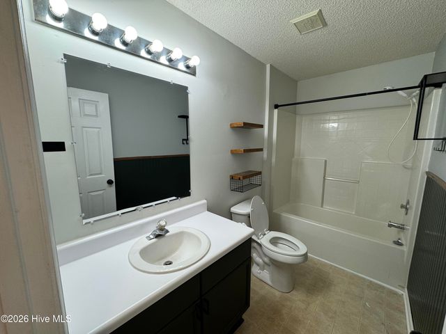 8667 Orchard Loop Road NE, Leland, NC 28451