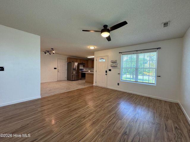 8667 Orchard Loop Road NE, Leland, NC 28451