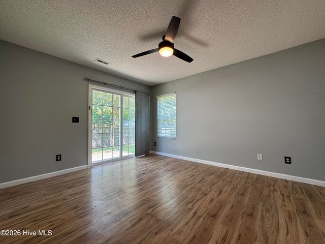 8667 Orchard Loop Road NE, Leland, NC 28451