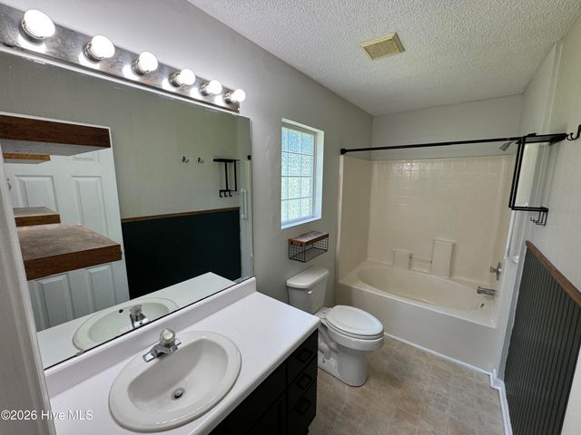 8667 Orchard Loop Road NE, Leland, NC 28451