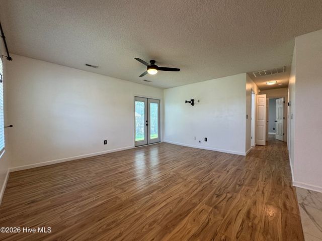 8667 Orchard Loop Road NE, Leland, NC 28451