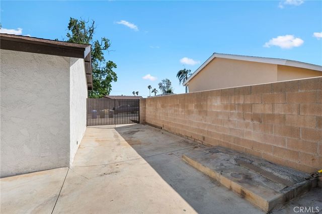 1730 N Vista Avenue, Rialto, CA 92376