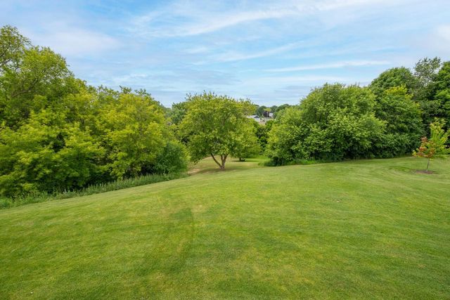 1907 N Teton TRAIL, Grafton, WI 53024