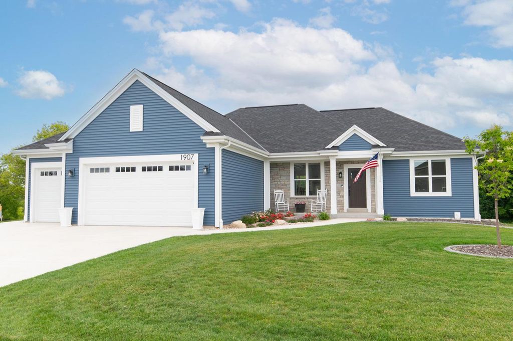 1907 N Teton TRAIL, Grafton, WI 53024