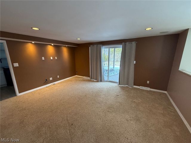 2021 Aldersgate Drive, Lyndhurst, OH 44124