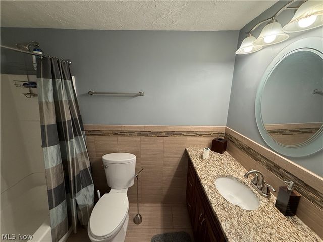 2021 Aldersgate Drive, Lyndhurst, OH 44124