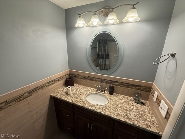 2021 Aldersgate Drive, Lyndhurst, OH 44124