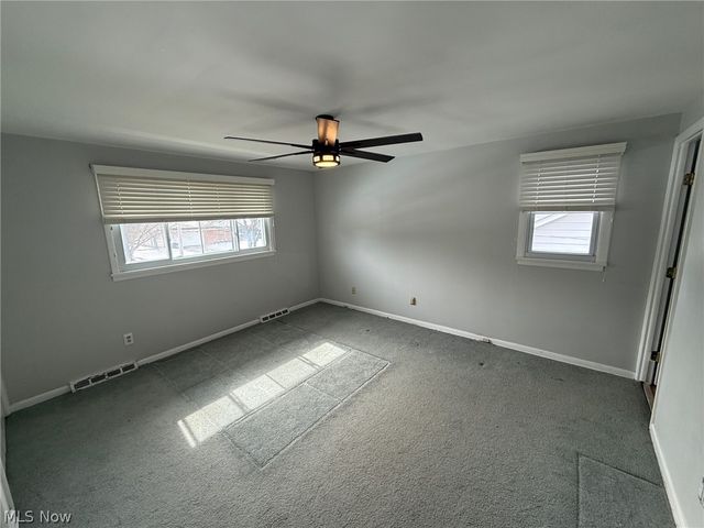 2021 Aldersgate Drive, Lyndhurst, OH 44124