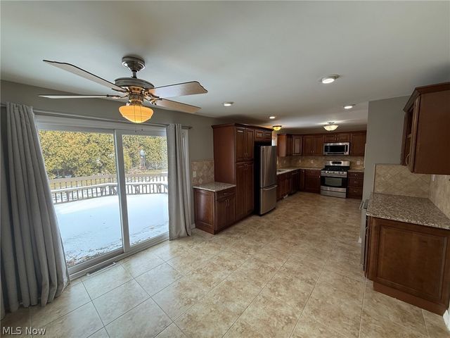 2021 Aldersgate Drive, Lyndhurst, OH 44124