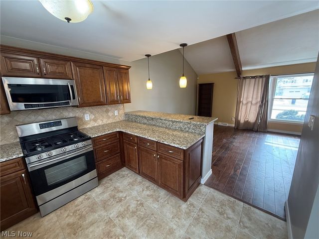 2021 Aldersgate Drive, Lyndhurst, OH 44124