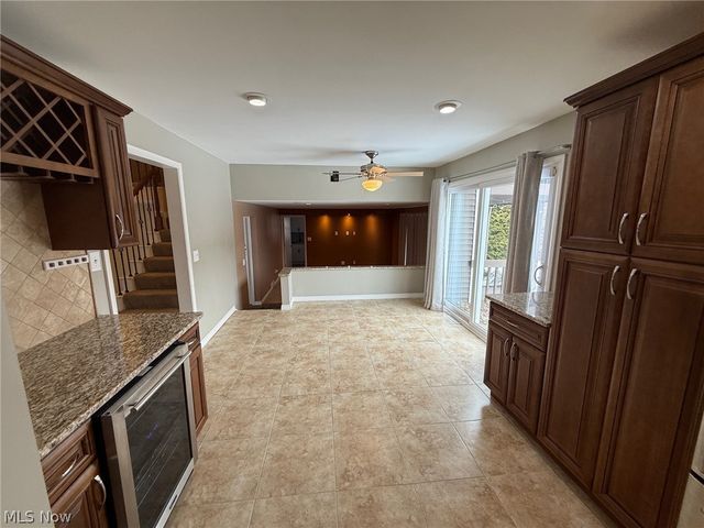 2021 Aldersgate Drive, Lyndhurst, OH 44124