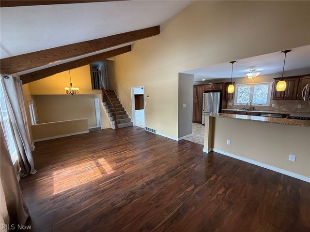 2021 Aldersgate Drive, Lyndhurst, OH 44124