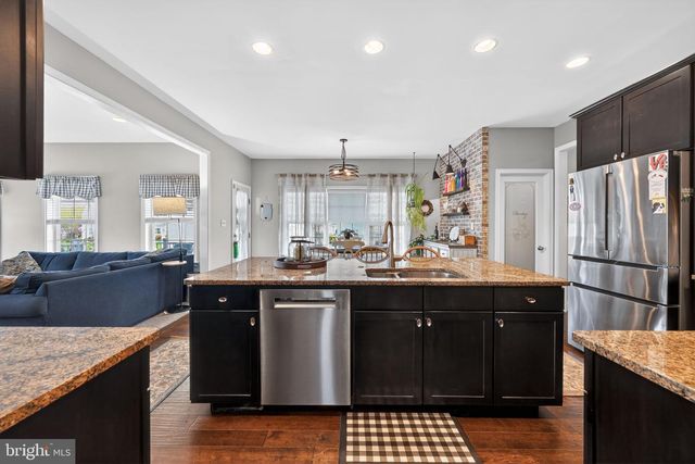 34 FURLONG RD, Douglassville, PA 19518