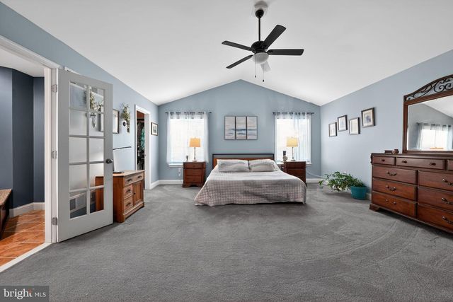 34 FURLONG RD, Douglassville, PA 19518