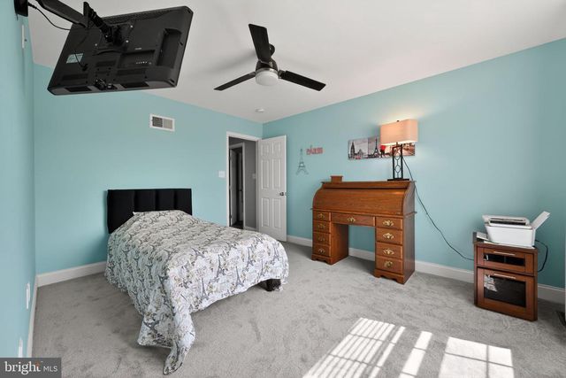 34 FURLONG RD, Douglassville, PA 19518