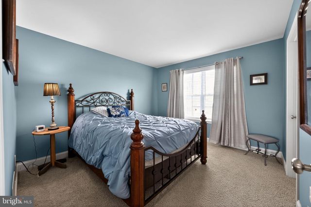 34 FURLONG RD, Douglassville, PA 19518
