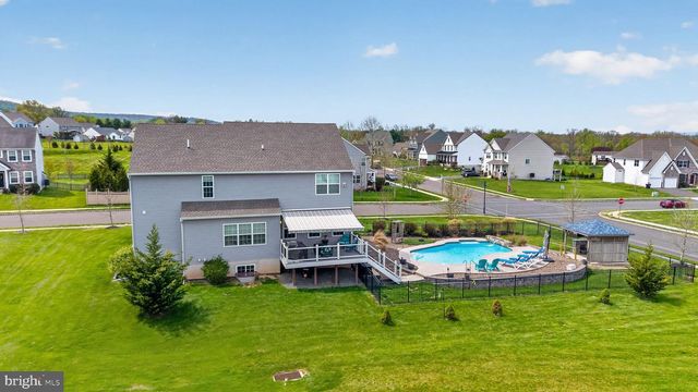 34 FURLONG RD, Douglassville, PA 19518
