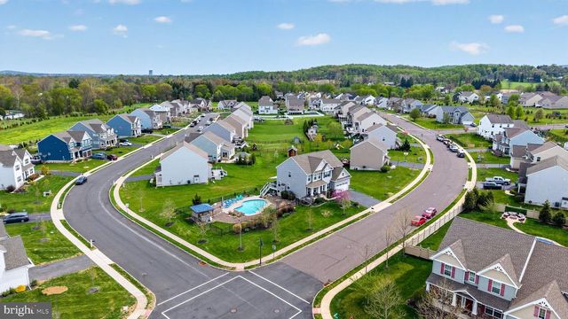 34 FURLONG RD, Douglassville, PA 19518